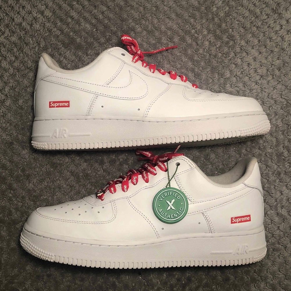 These are Nike x Supreme Air Force 1’s in a mens size 8.5. Stock X authenticated